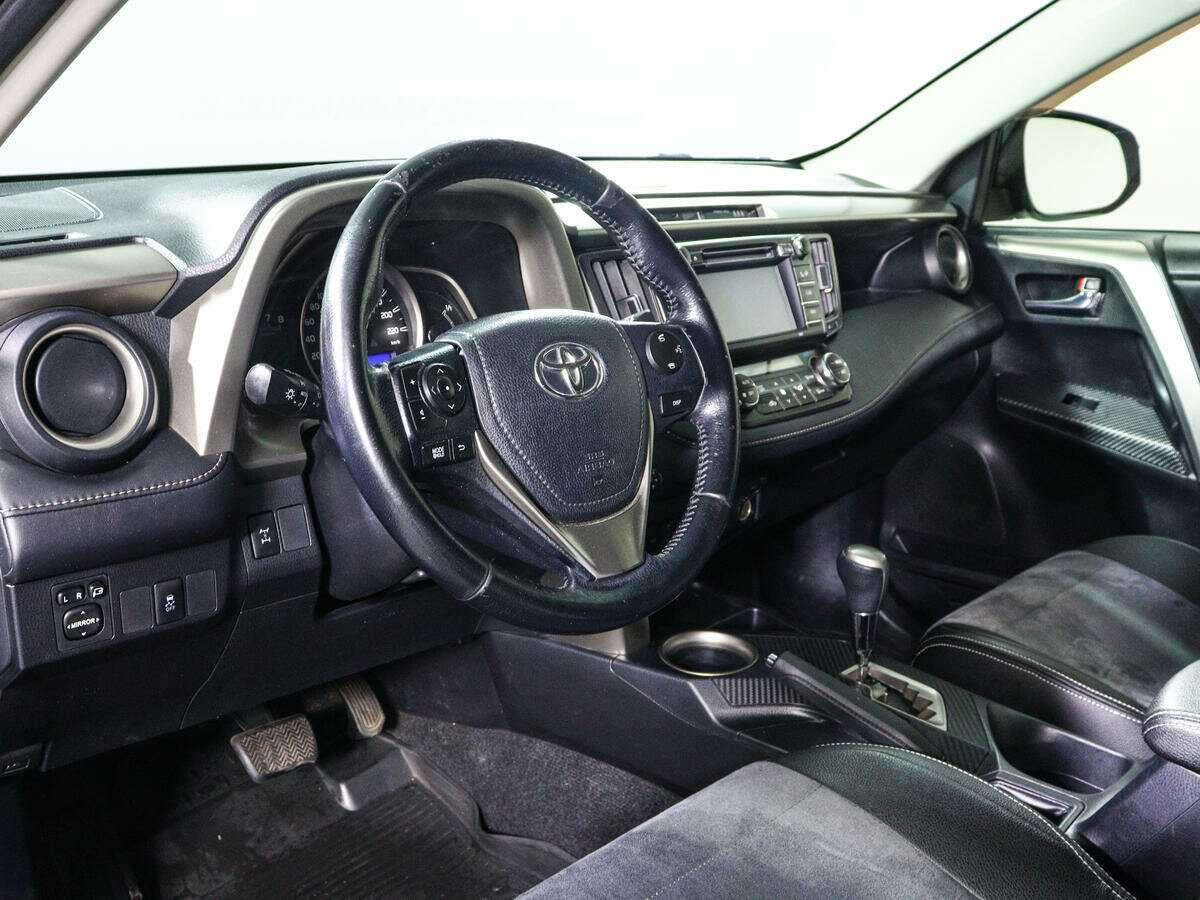 Toyota RAV4 с пробегом — 2013 год. Фото: #11