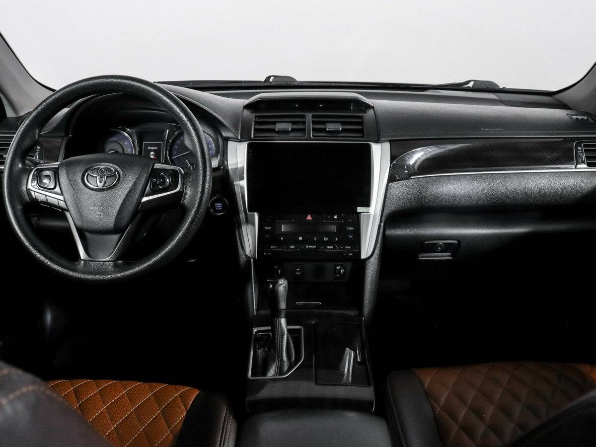 Toyota Camry с пробегом — 2016 год. Фото: #9