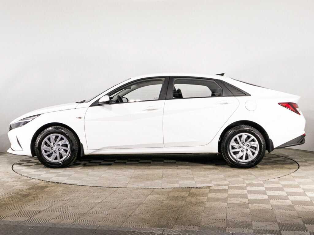Hyundai Elantra с пробегом — 2021 год. Фото: #7