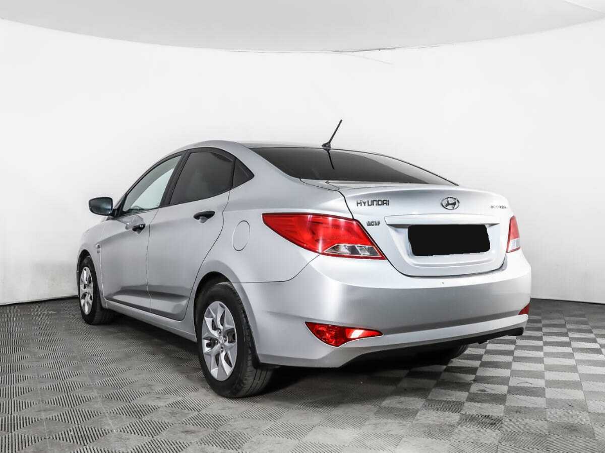 Hyundai Solaris с пробегом — 2014 год. Фото: #6