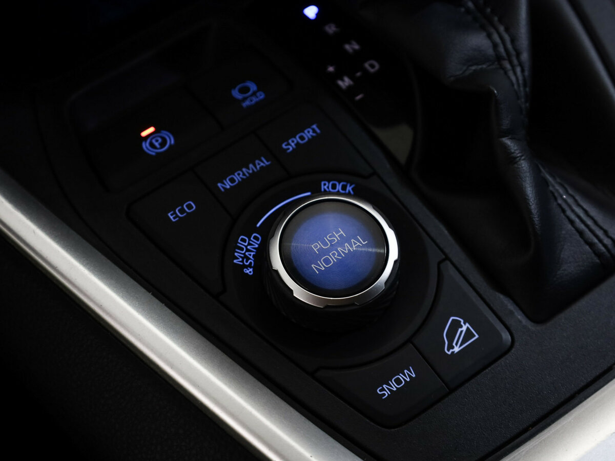 Toyota RAV4 с пробегом — 2019 год. Фото: #16