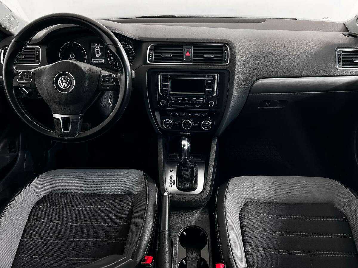 Volkswagen Jetta с пробегом — 2013 год. Фото: #11