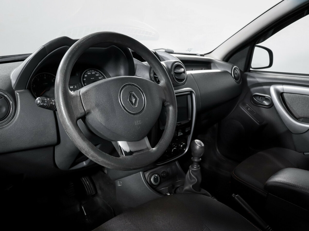 Renault Duster с пробегом — 2013 год. Фото: #9