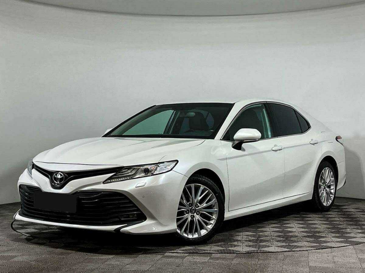 Toyota Camry с пробегом — 2018 год. Посмотреть фото
