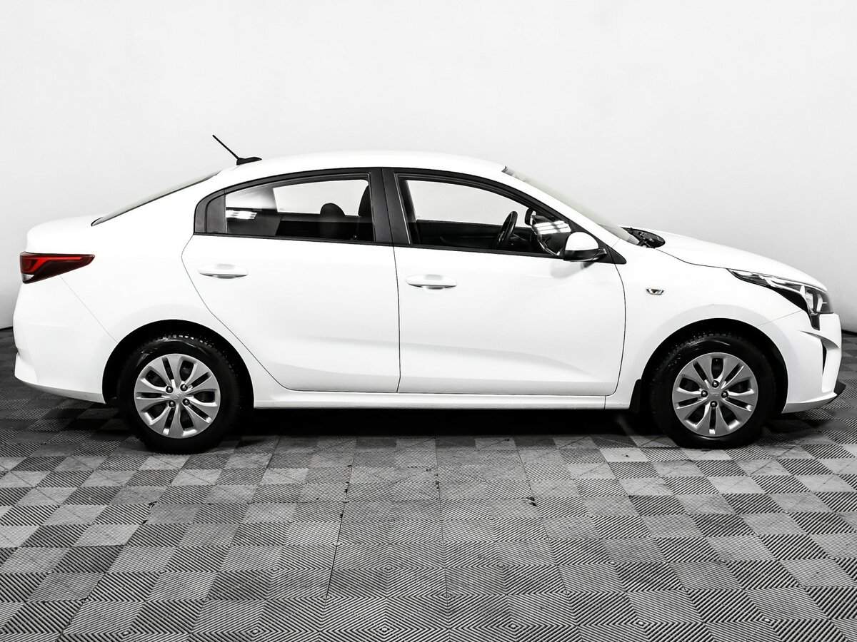 Kia Rio с пробегом — 2020 год. Фото: #3