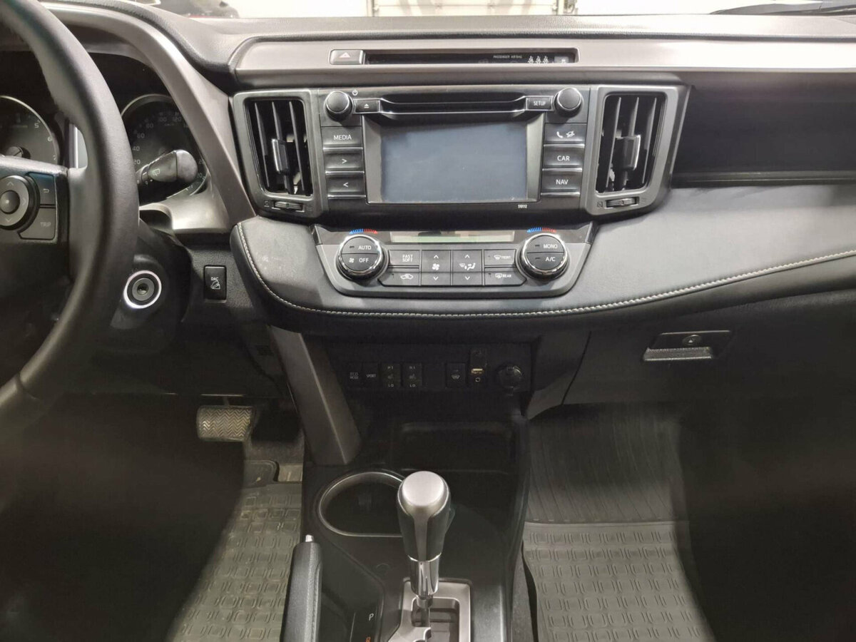Toyota RAV4 с пробегом — 2016 год. Фото: #13
