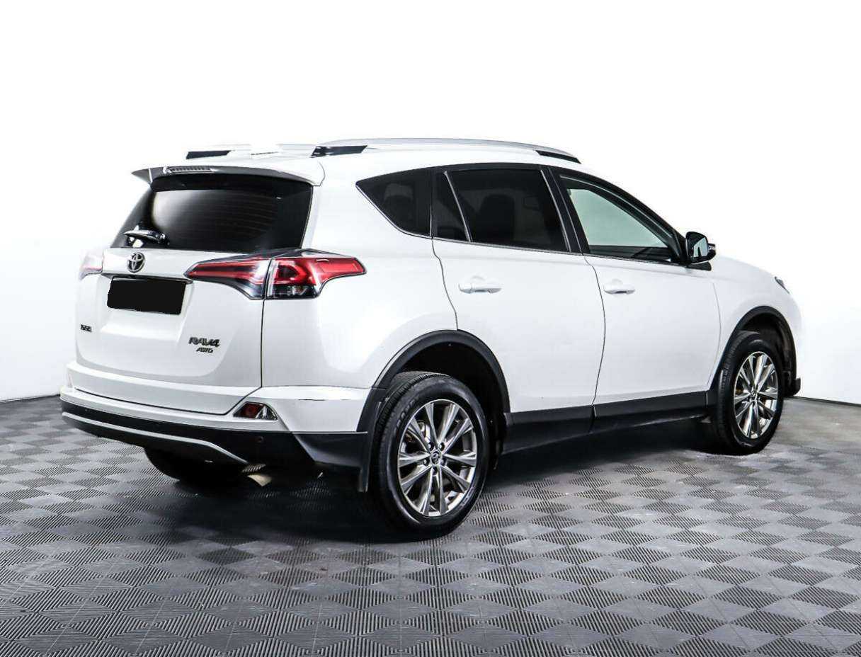 Toyota RAV4 с пробегом — 2018 год. Фото: #4