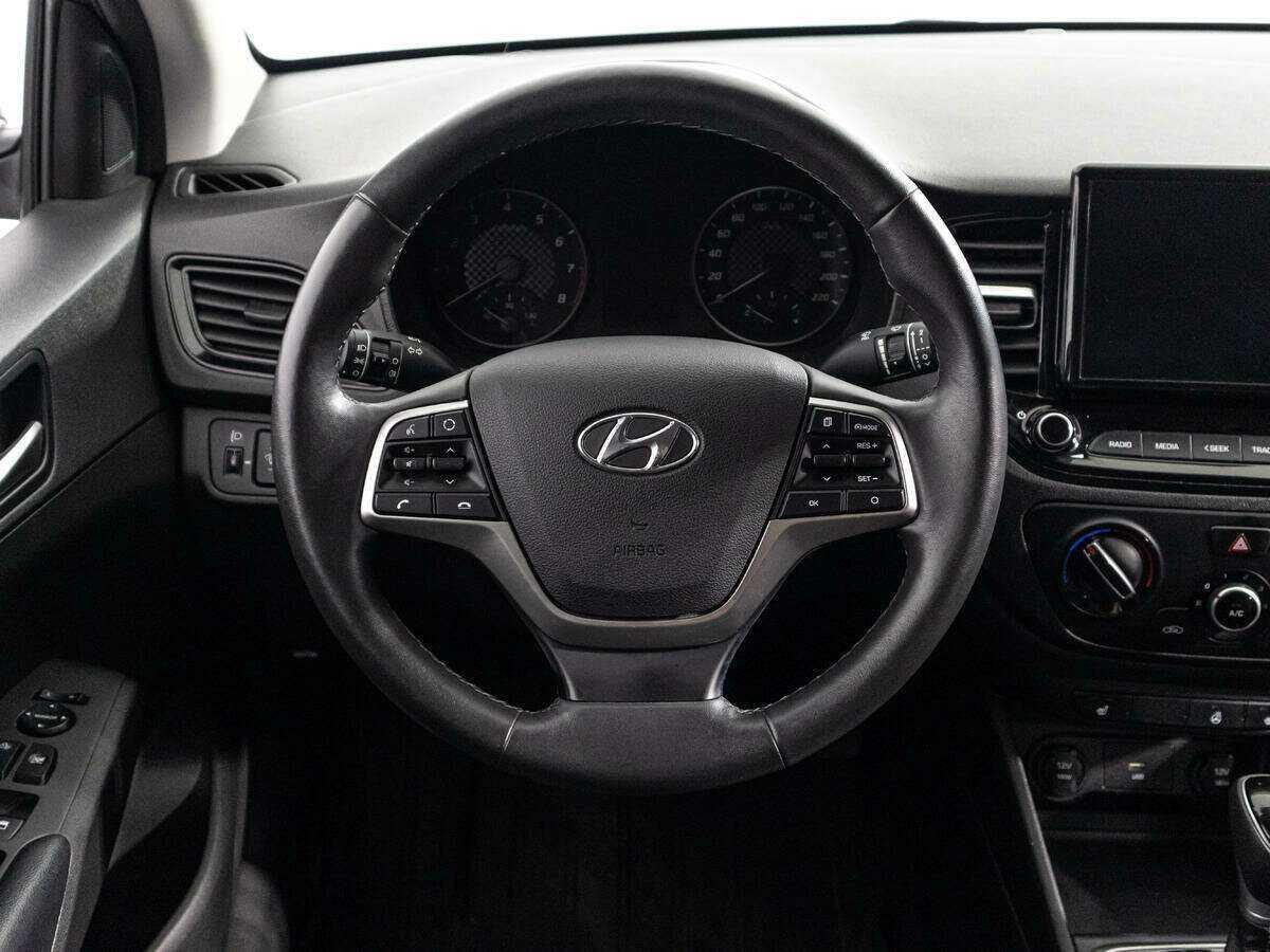 Hyundai Solaris с пробегом — 2021 год. Фото: #14