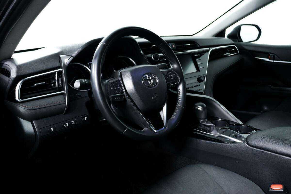 Toyota Camry с пробегом — 2019 год. Фото: #11