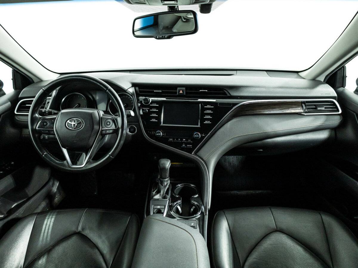 Toyota Camry с пробегом — 2019 год. Фото: #10