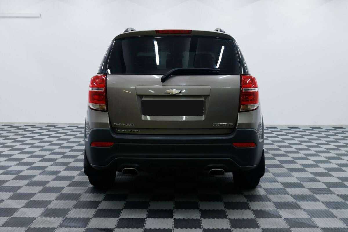 Chevrolet Captiva с пробегом — 2015 год. Фото: #5