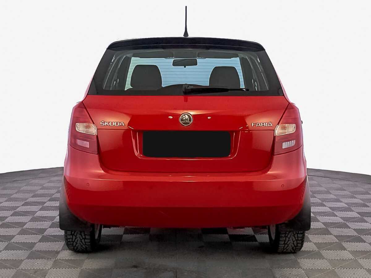 Skoda Fabia с пробегом — 2013 год. Фото: #5