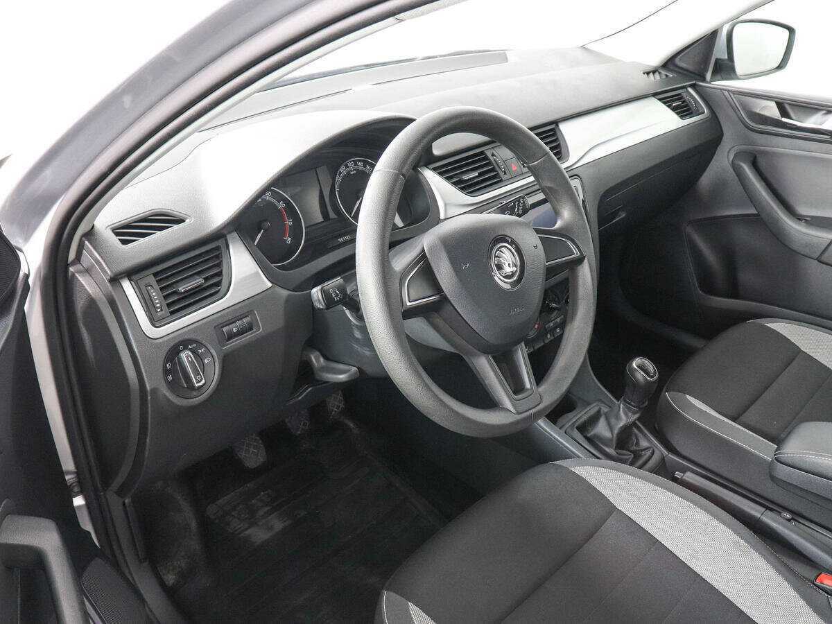 Skoda Rapid с пробегом — 2018 год. Фото: #8