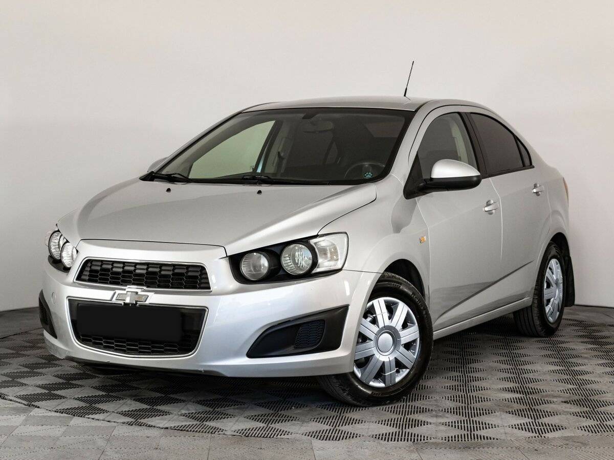 Chevrolet Aveo с пробегом — 2015 год. Фото: #0