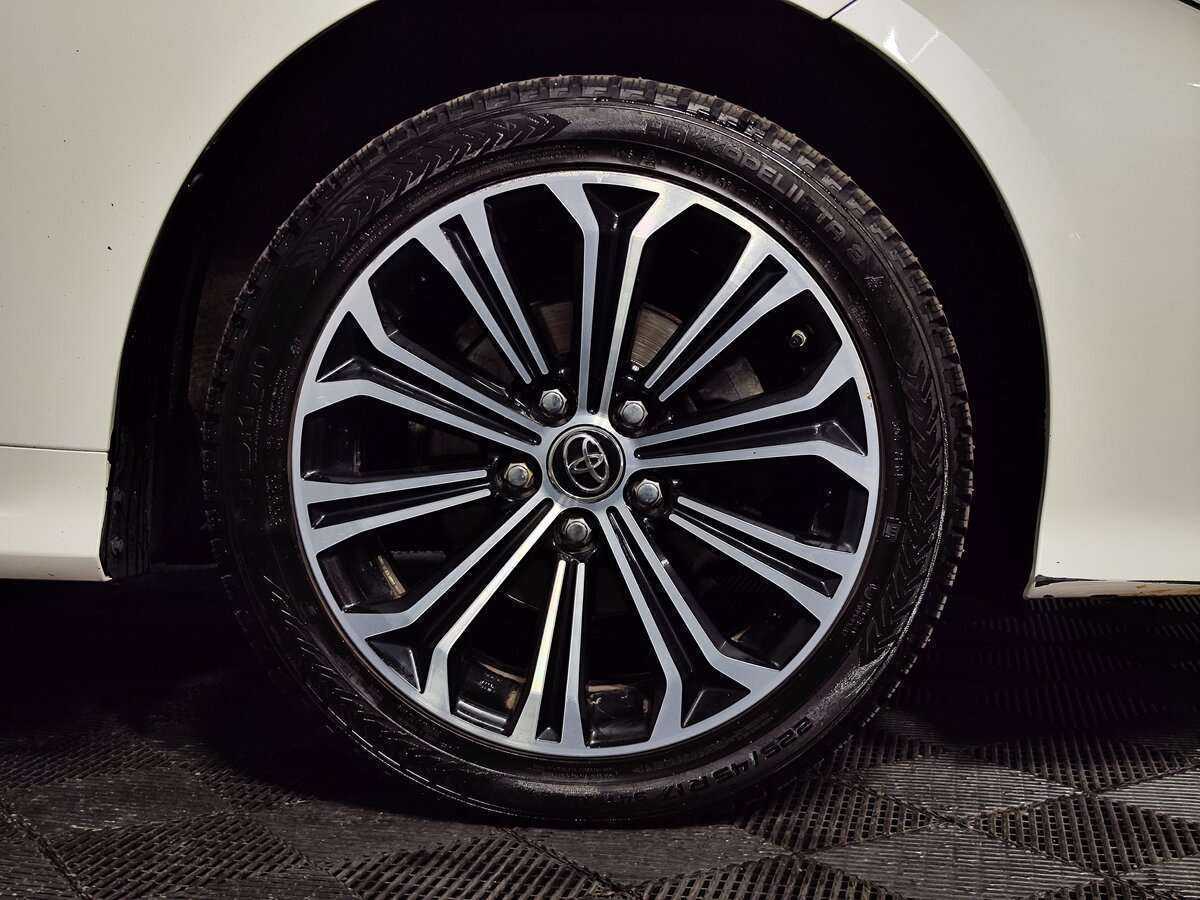 Toyota Corolla с пробегом — 2019 год. Фото: #24