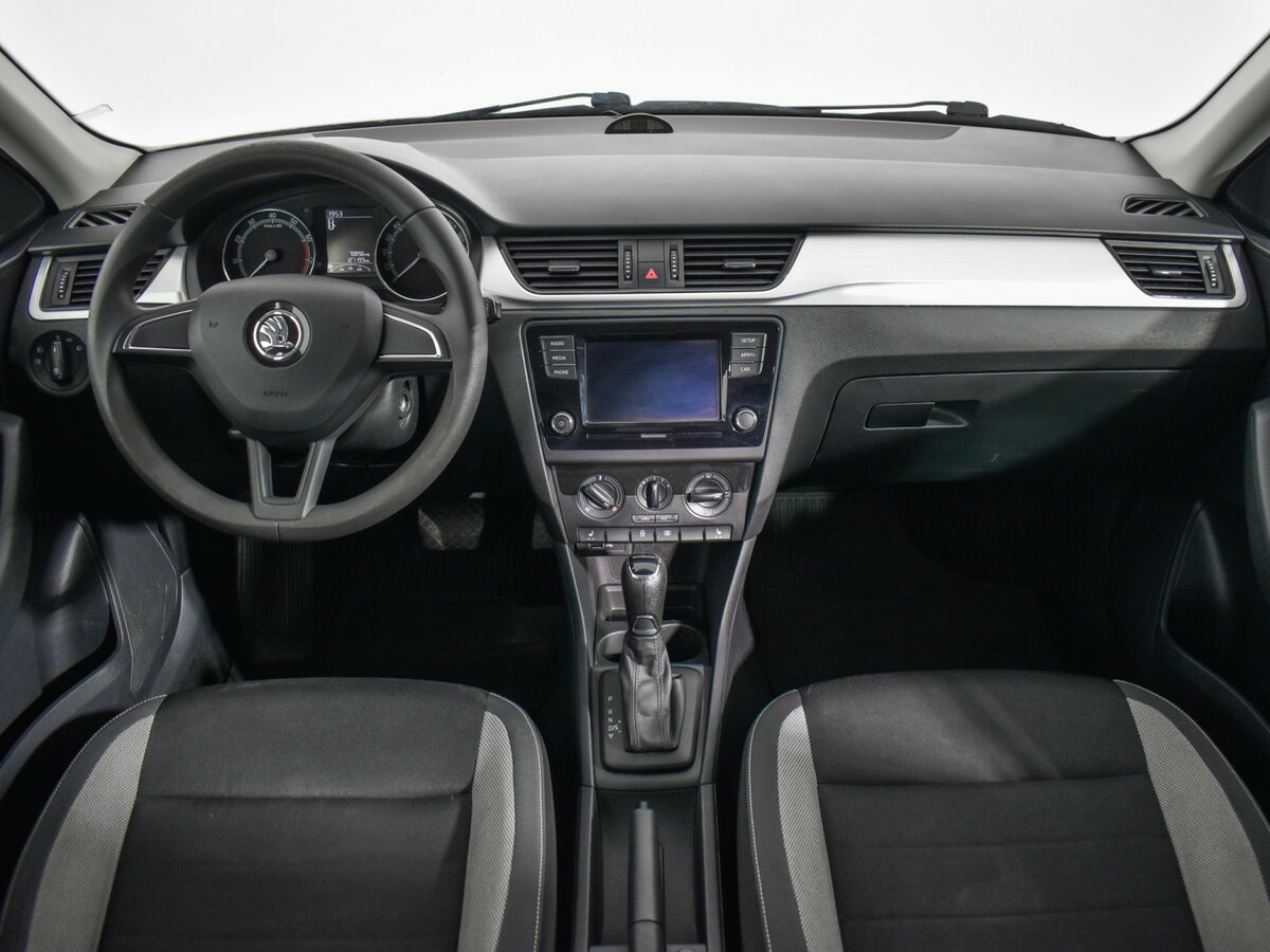 Skoda Rapid с пробегом — 2018 год. Фото: #12