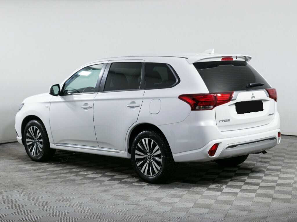 Mitsubishi Outlander с пробегом — 2022 год. Фото: #5