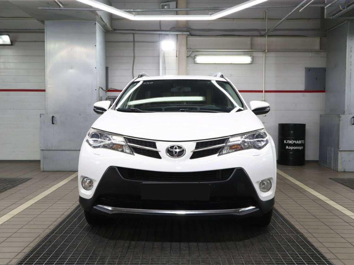 Toyota RAV4 с пробегом — 2014 год. Фото: #1