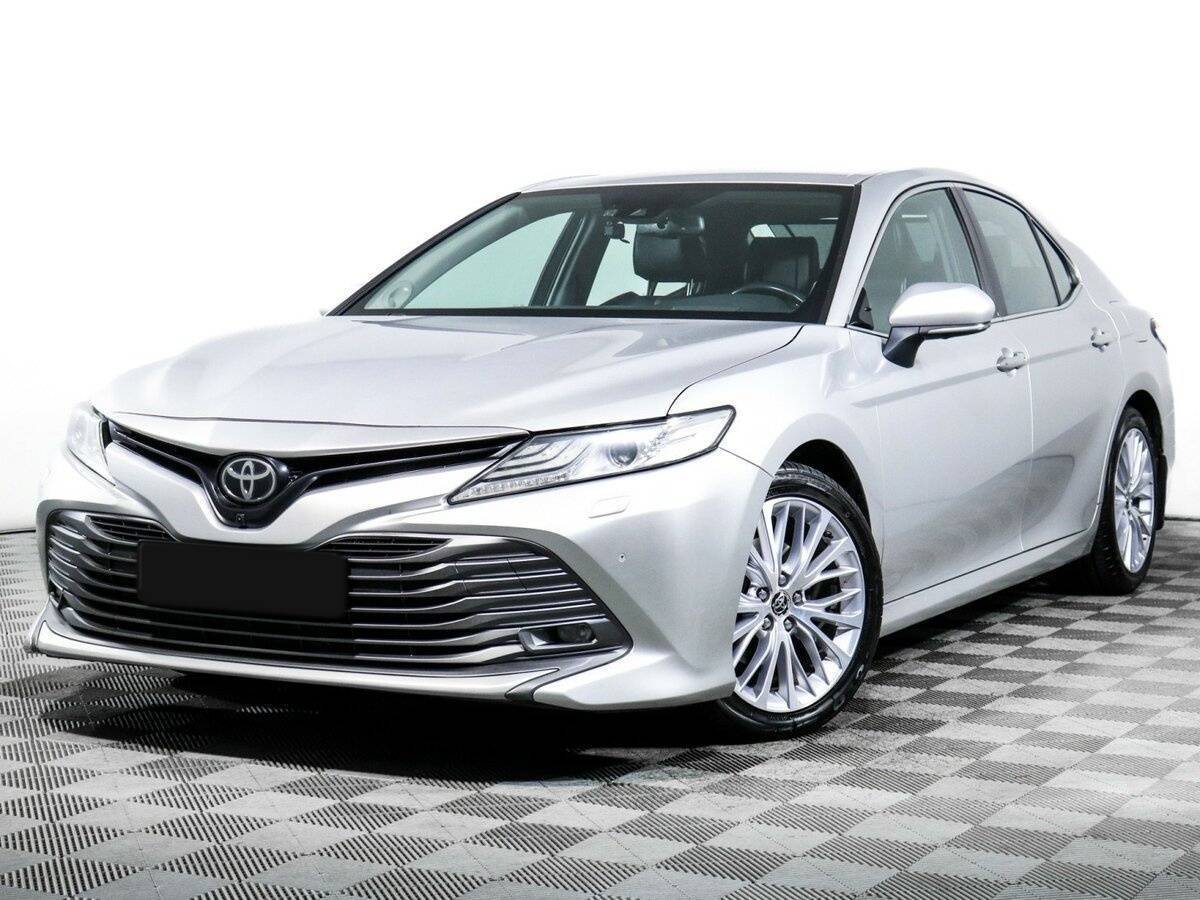 Toyota Camry с пробегом — 2018 год. Посмотреть фото