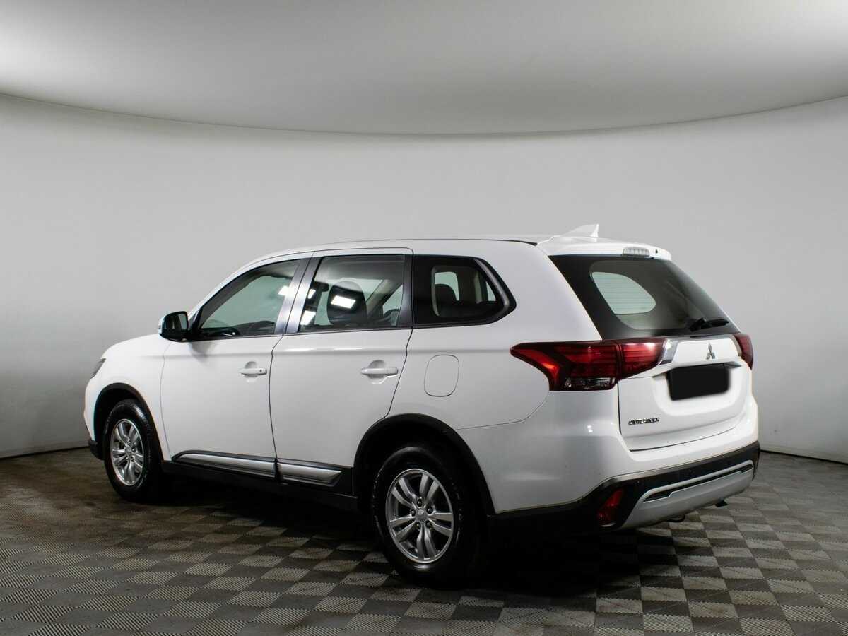 Mitsubishi Outlander с пробегом — 2020 год. Фото: #6