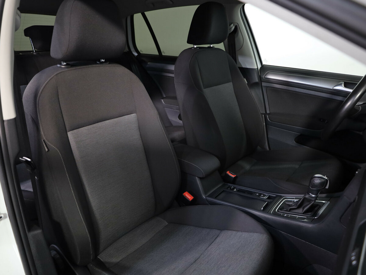 Volkswagen Golf с пробегом — 2013 год. Фото: #16