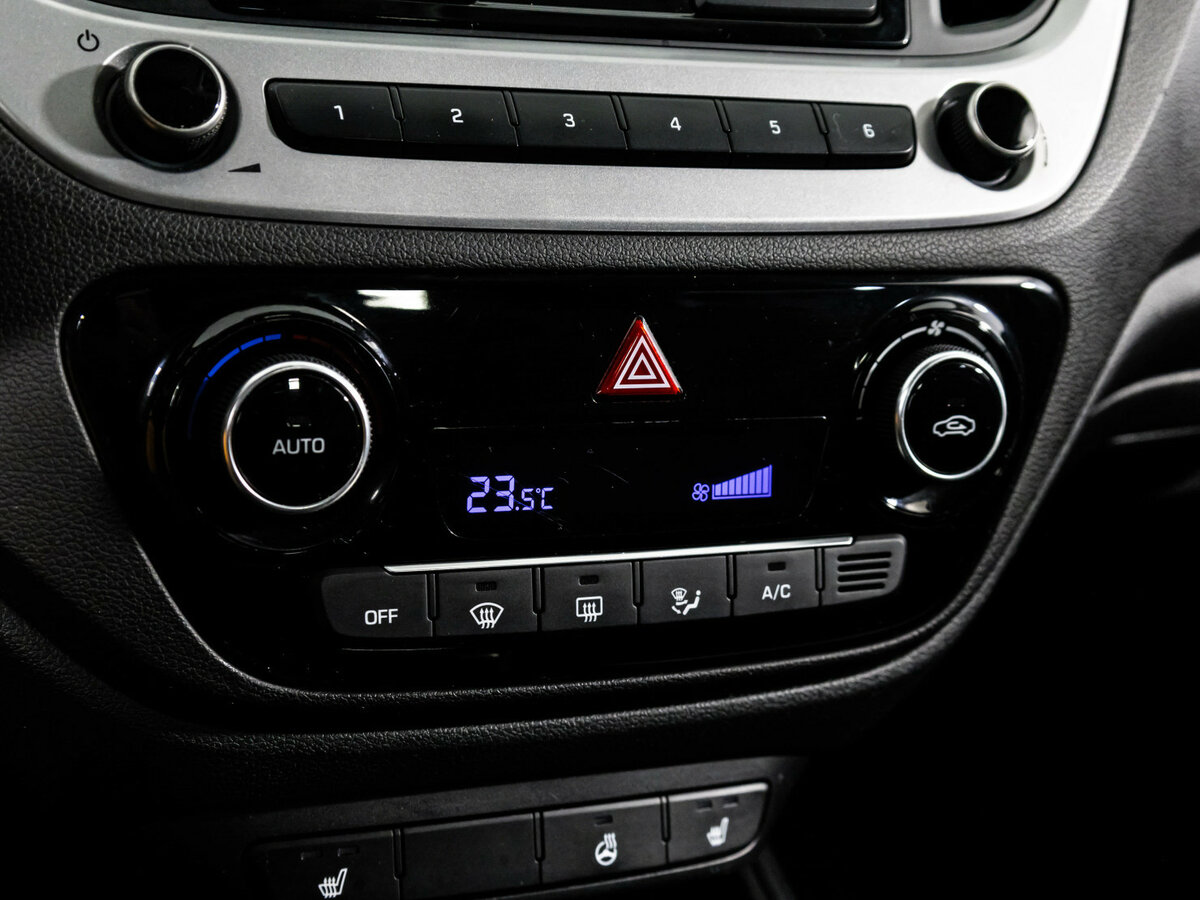 Hyundai Solaris с пробегом — 2017 год. Фото: #11