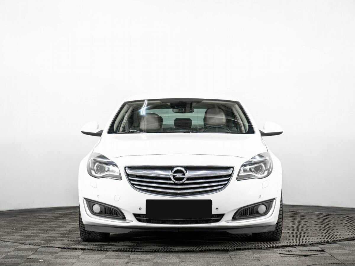 Opel Insignia с пробегом — 2015 год. Фото: #1