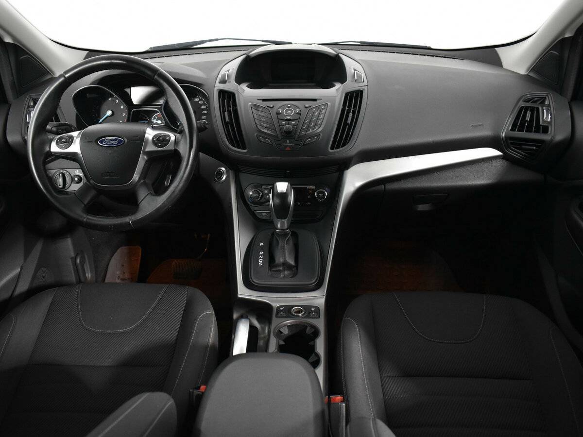 Ford Kuga с пробегом — 2014 год. Фото: #10