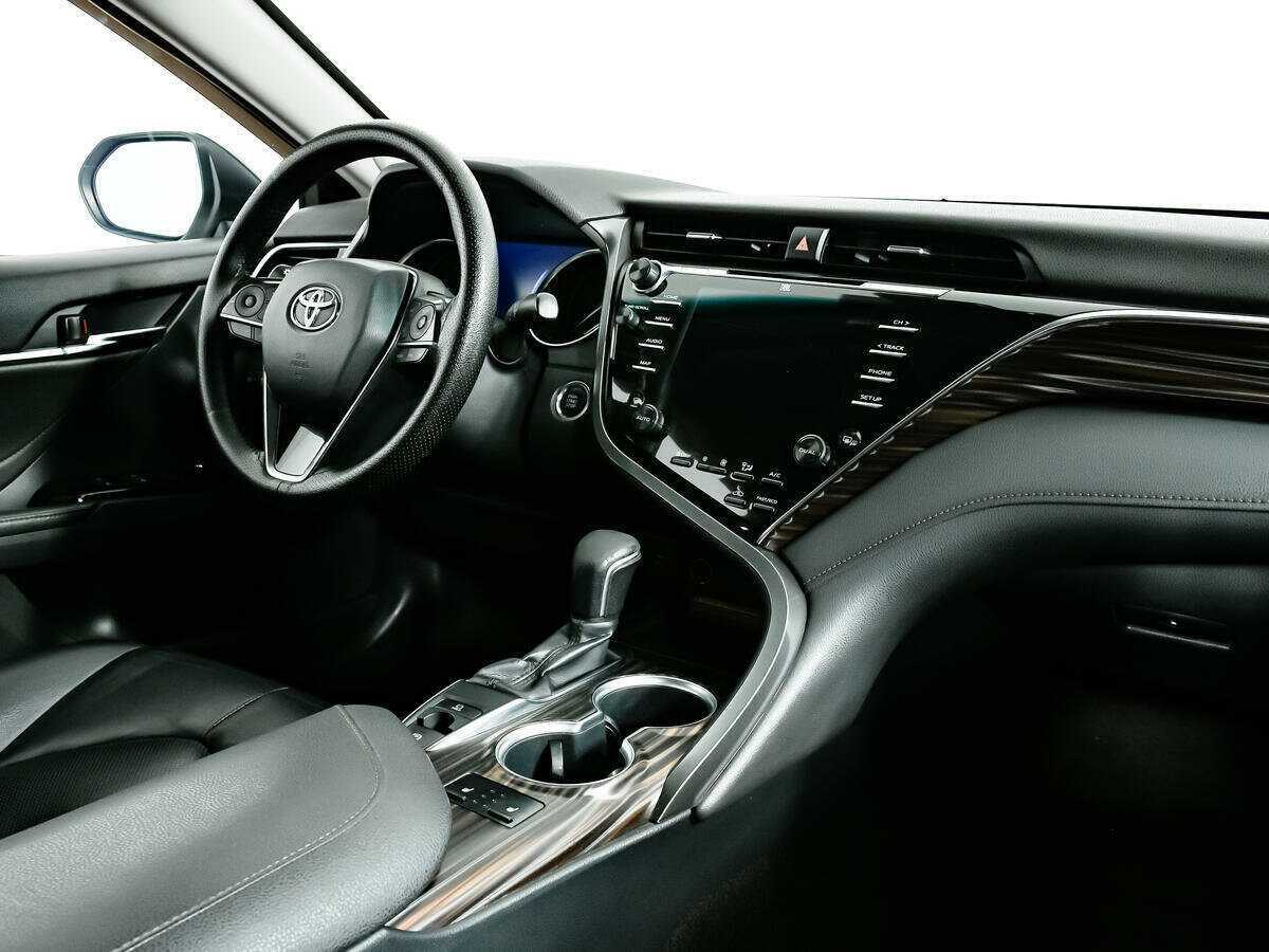 Toyota Camry с пробегом — 2019 год. Фото: #7