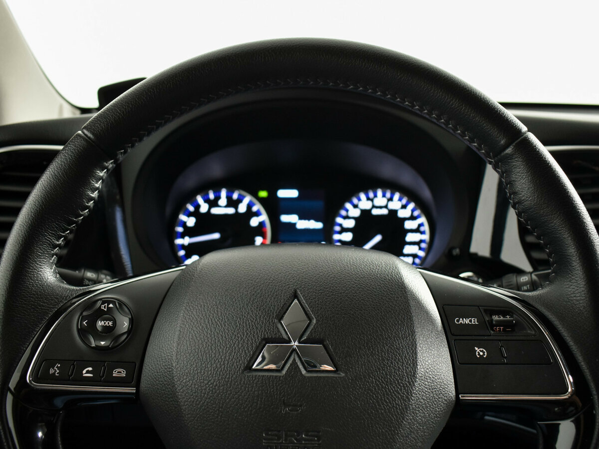 Mitsubishi Outlander с пробегом — 2019 год. Фото: #17