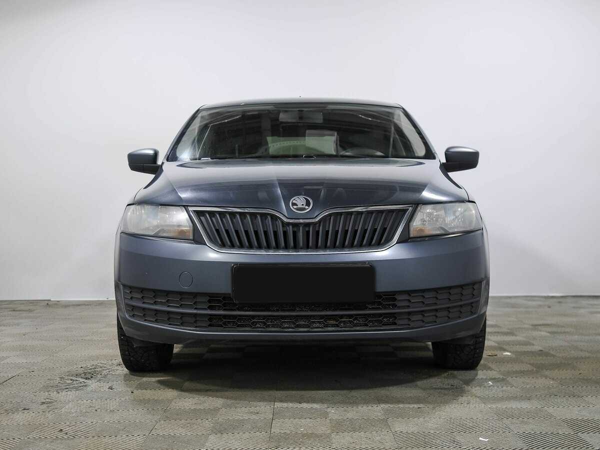 Skoda Rapid с пробегом — 2015 год. Фото: #1