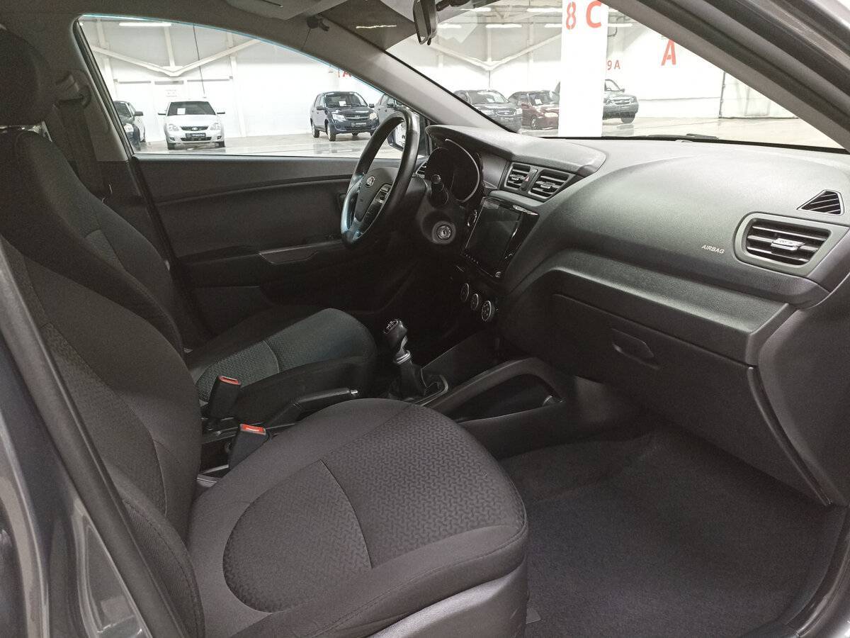 Kia Rio с пробегом — 2016 год. Фото: #9
