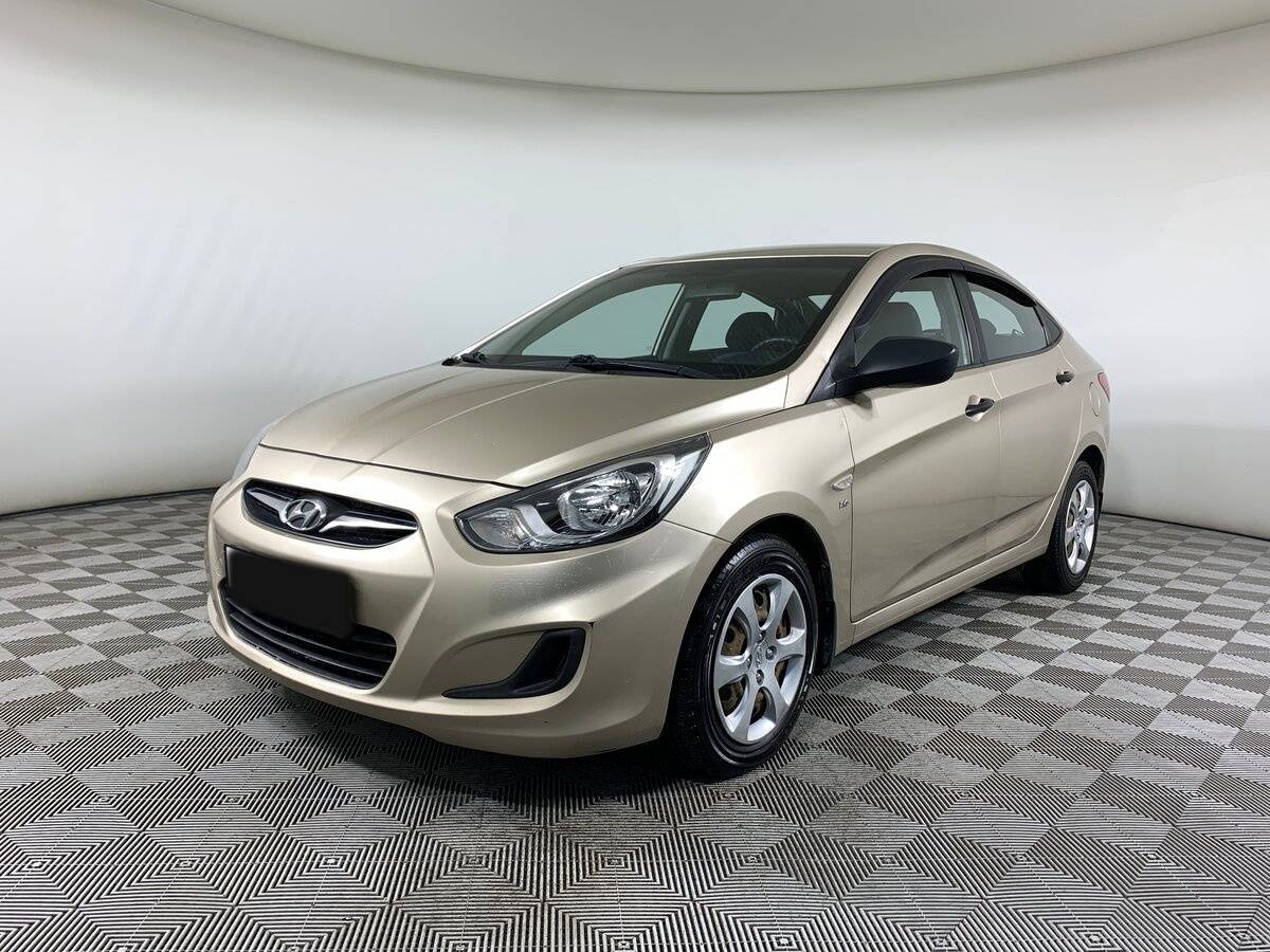 Hyundai Solaris с пробегом — 2012 год. Посмотреть фото