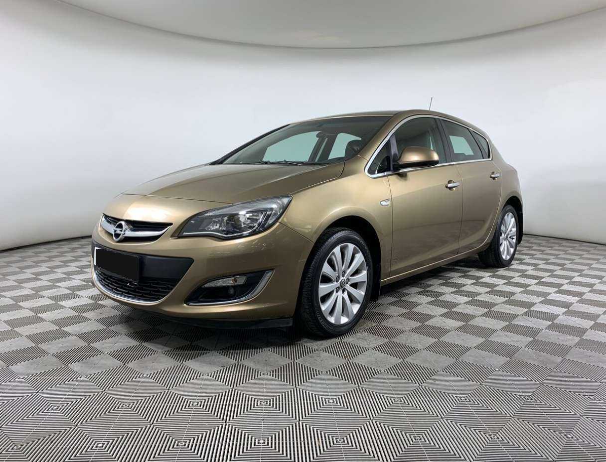 Opel Astra с пробегом — 2012 год. Фото: #0