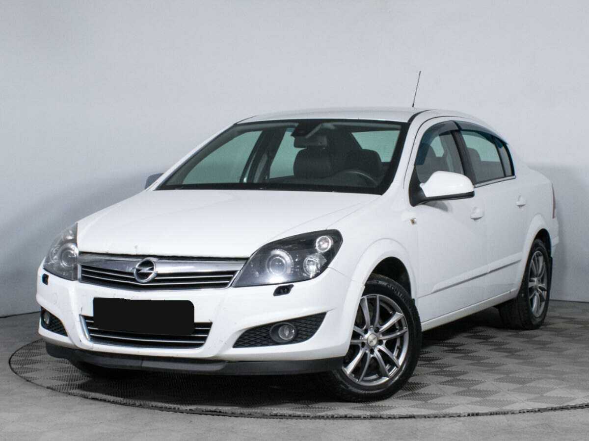 Opel Astra с пробегом — 2014 год. Посмотреть фото