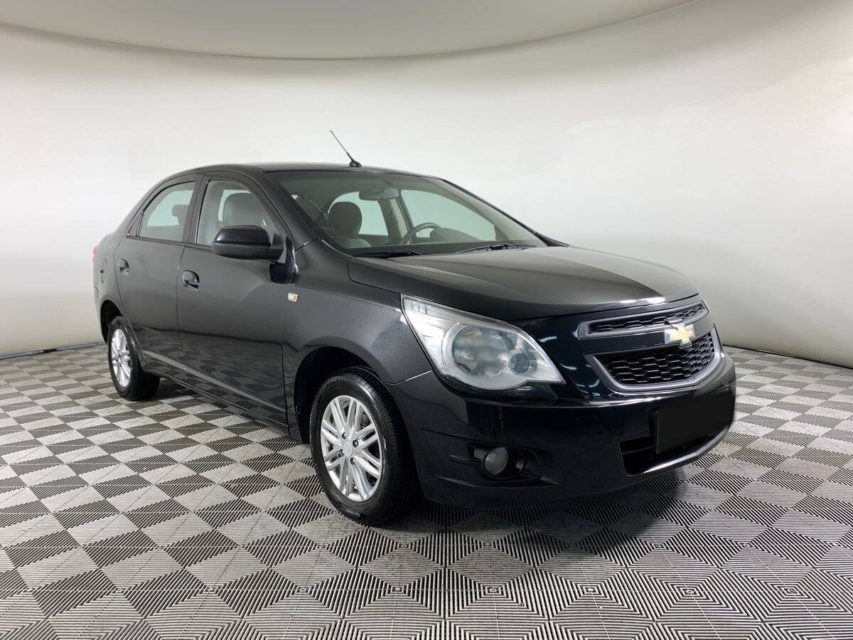 Chevrolet Cobalt с пробегом — 2013 год. Фото: #2