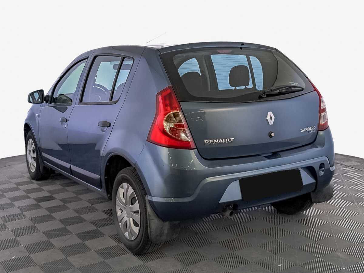 Renault Sandero с пробегом — 2012 год. Фото: #6