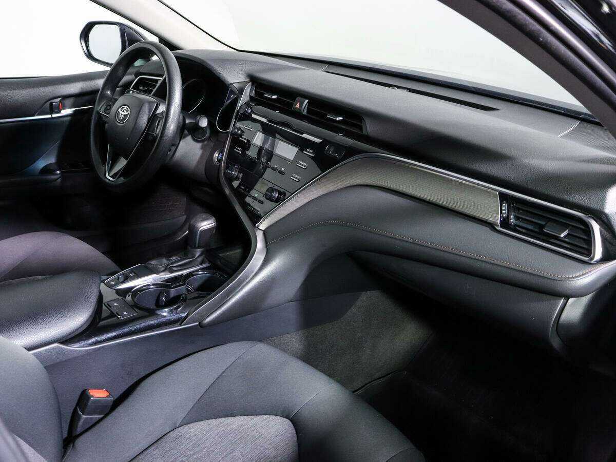 Toyota Camry с пробегом — 2021 год. Фото: #8