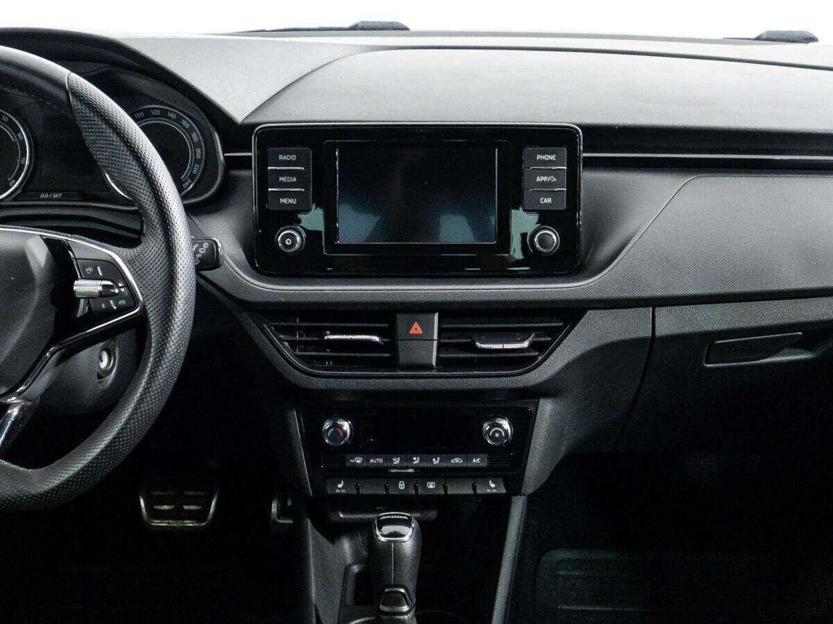 Skoda Rapid с пробегом — 2021 год. Фото: #13