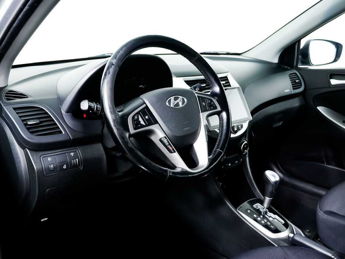 Hyundai Solaris с пробегом — 2014 год. Фото: #12