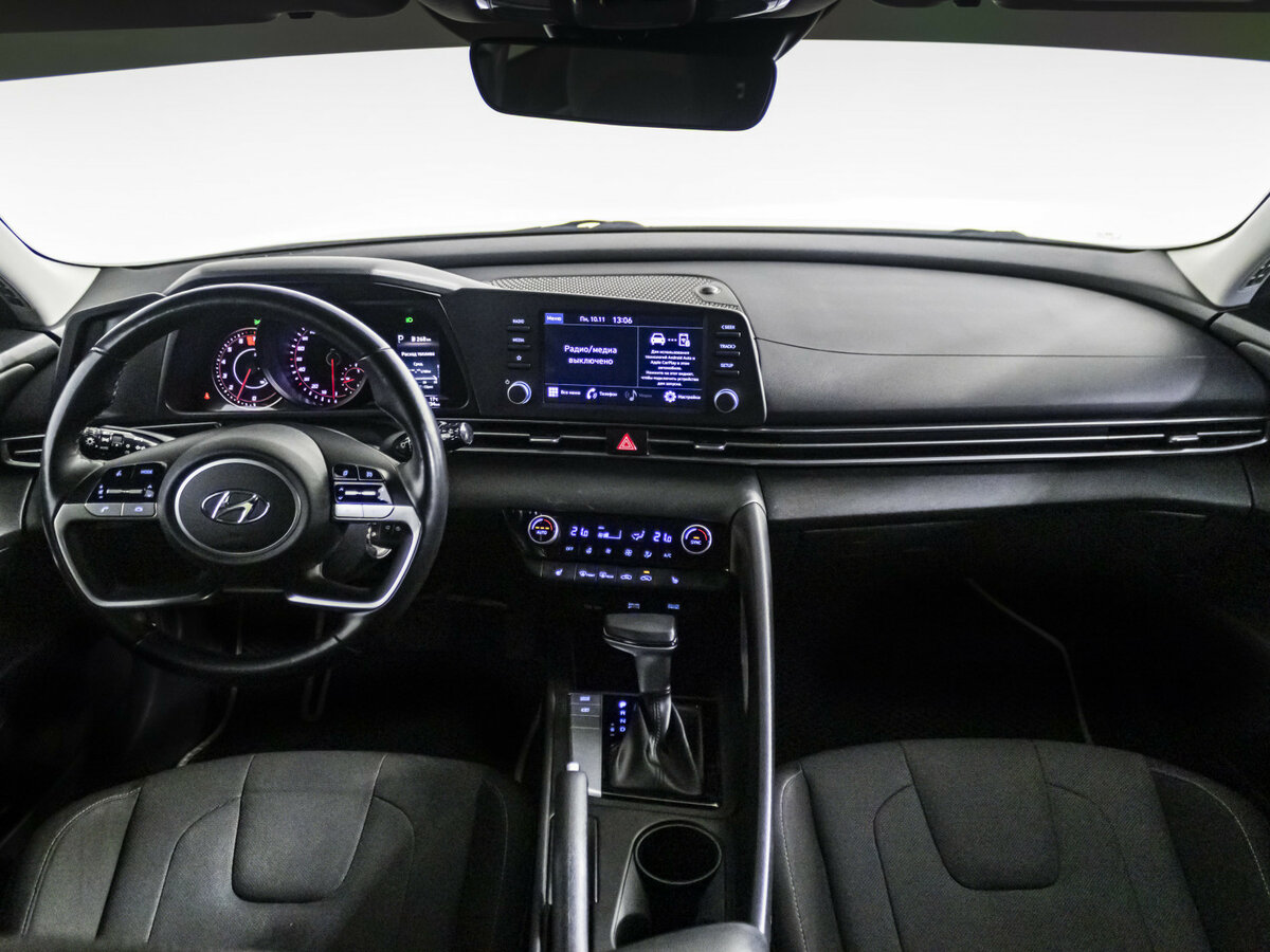 Hyundai Elantra с пробегом — 2021 год. Фото: #13