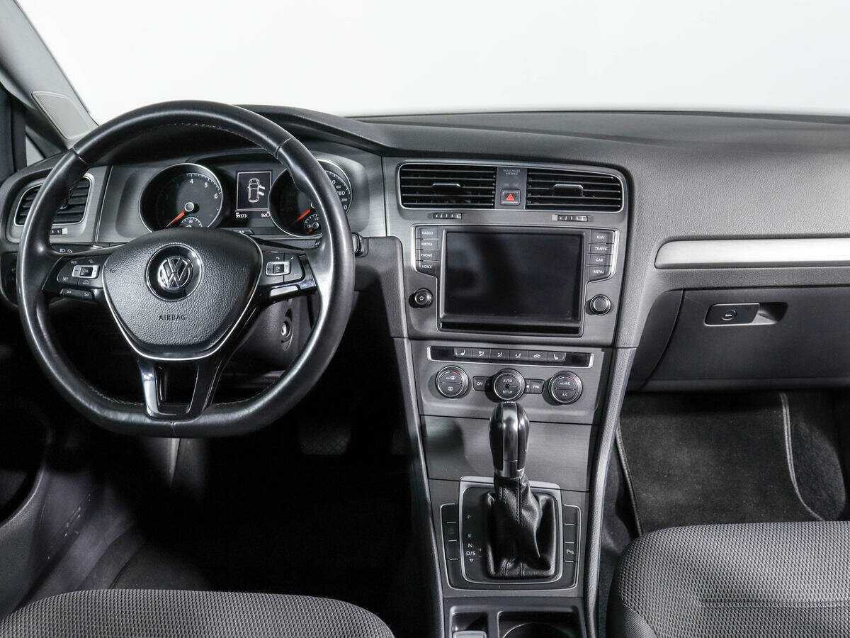 Volkswagen Golf с пробегом — 2013 год. Фото: #9