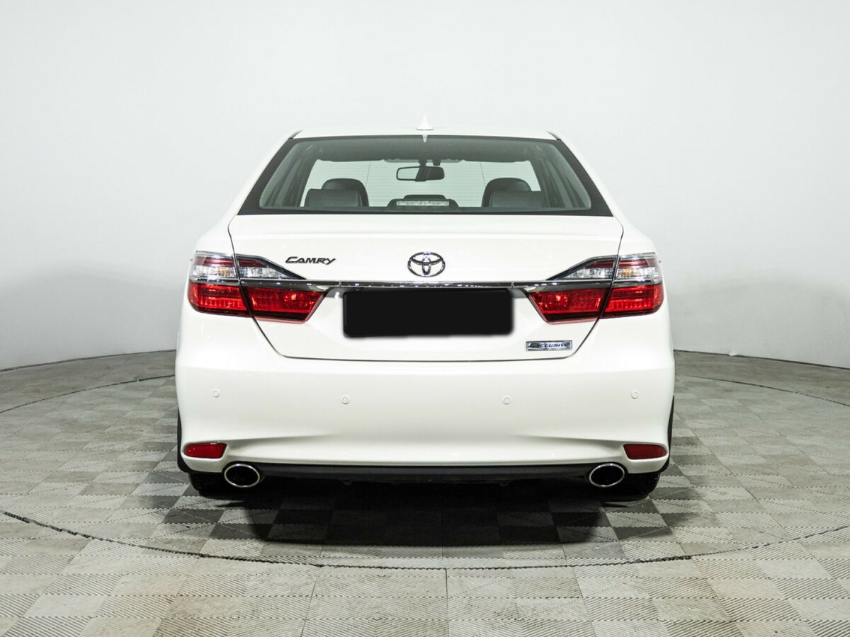 Toyota Camry с пробегом — 2017 год. Фото: #5