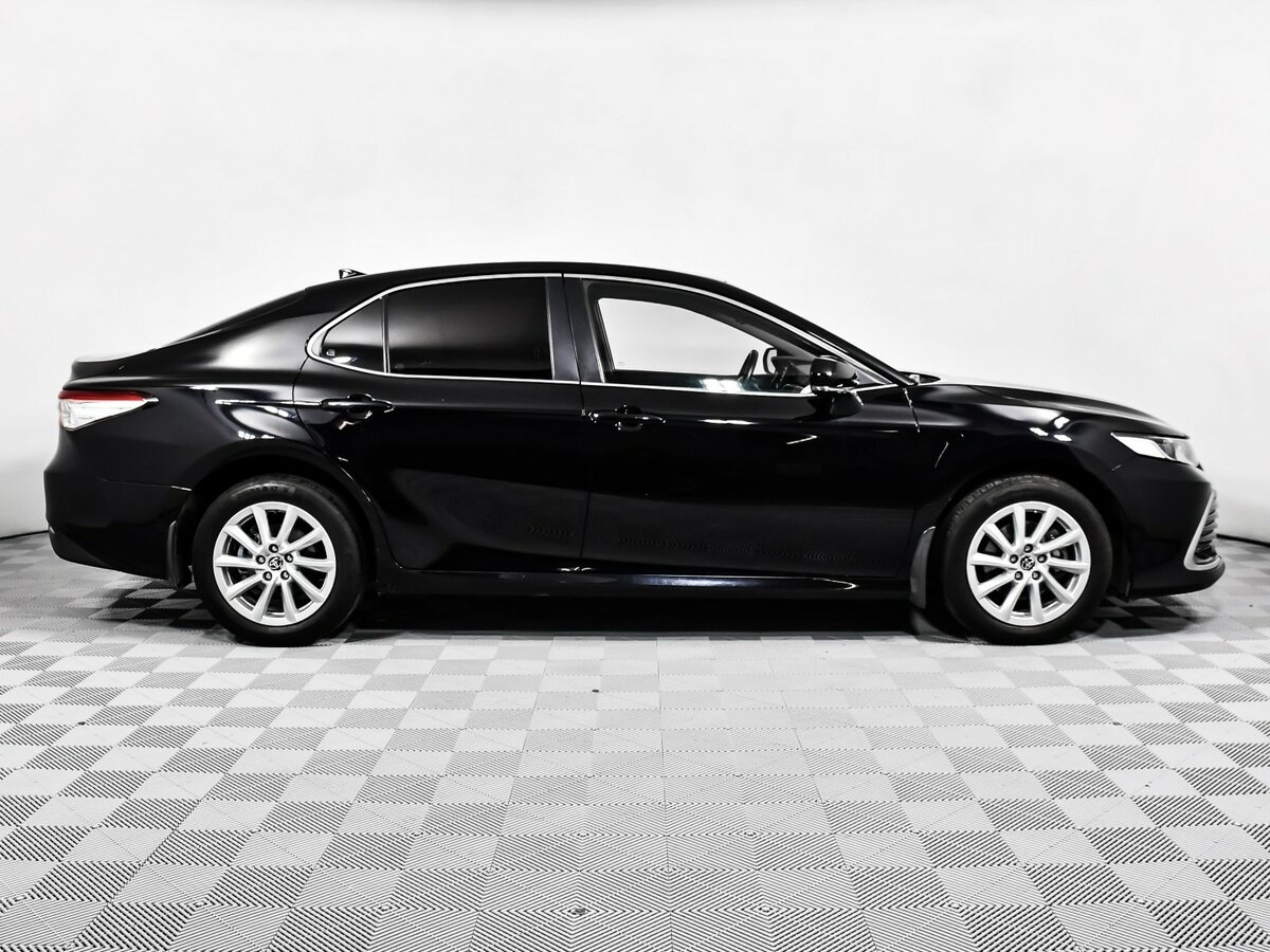 Toyota Camry с пробегом — 2021 год. Фото: #3