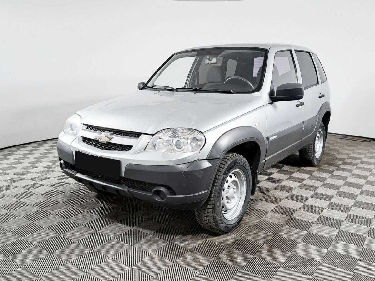 Chevrolet Niva с пробегом — 2013 год. Посмотреть фото