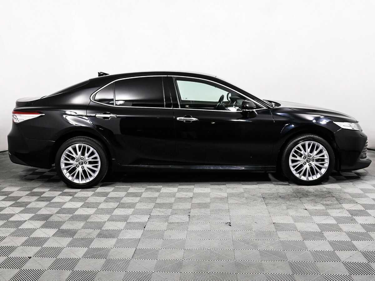 Toyota Camry с пробегом — 2018 год. Фото: #3