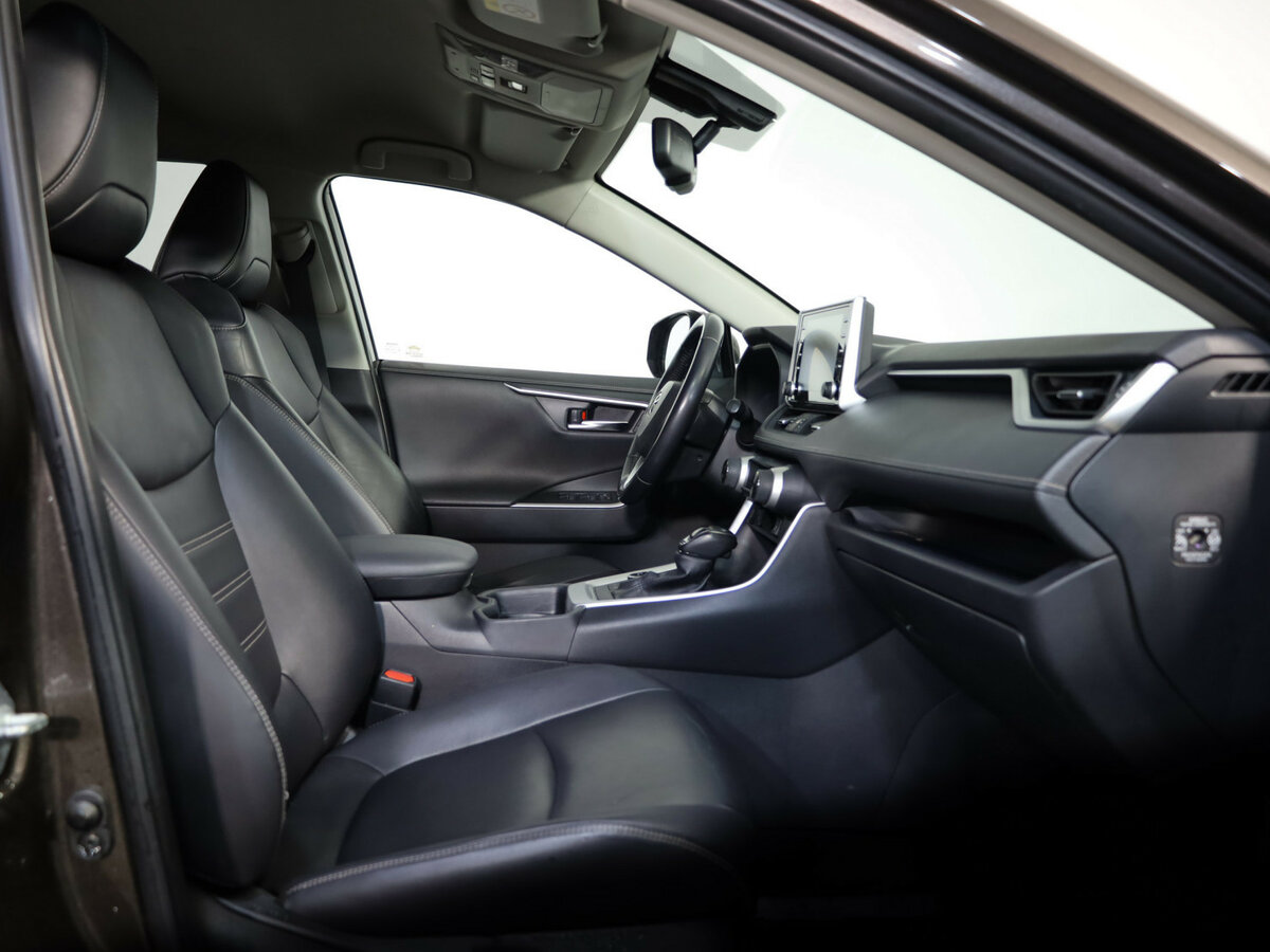 Toyota RAV4 с пробегом — 2019 год. Фото: #19