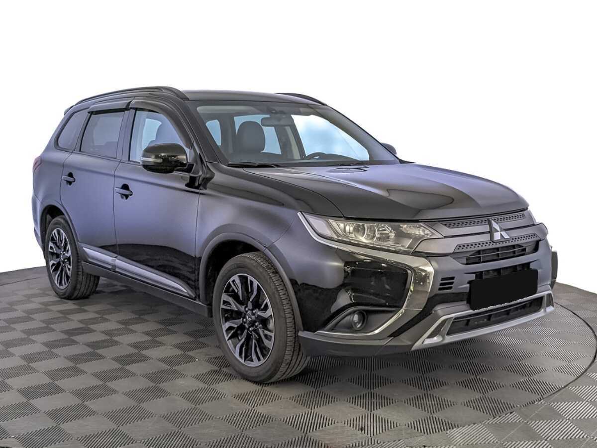 Mitsubishi Outlander с пробегом — 2022 год. Фото: #2