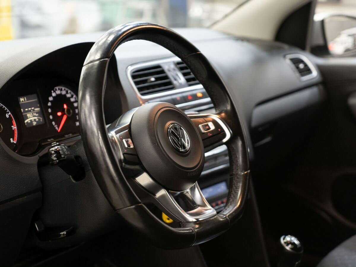 Volkswagen Polo с пробегом — 2019 год. Фото: #4