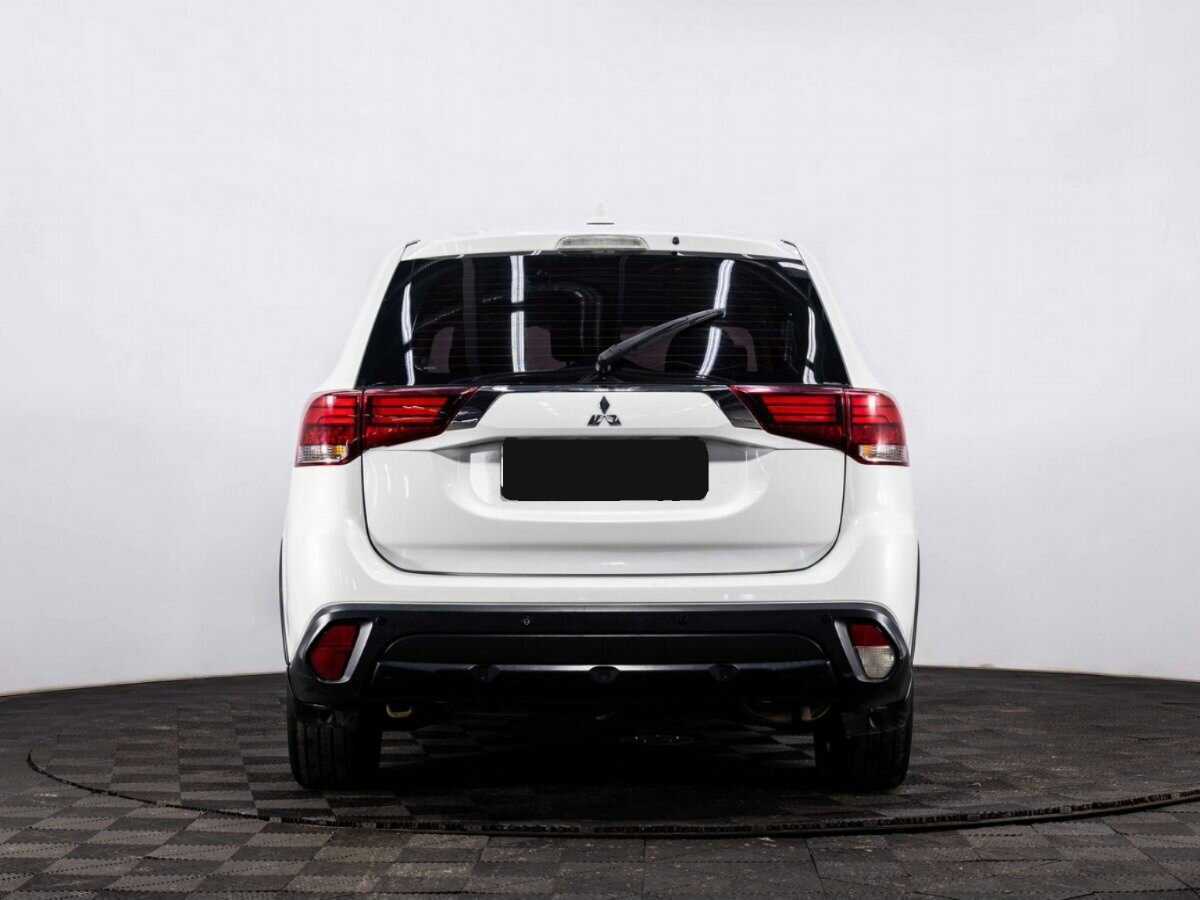 Mitsubishi Outlander с пробегом — 2018 год. Фото: #4